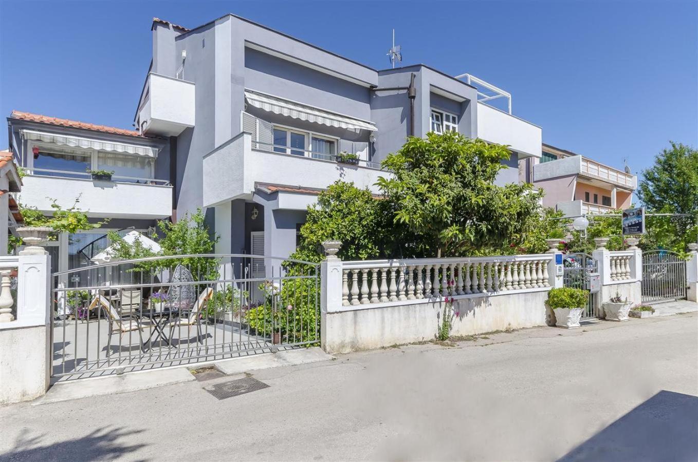 Apartments Keran - By Suites Living Vodice Eksteriør bilde